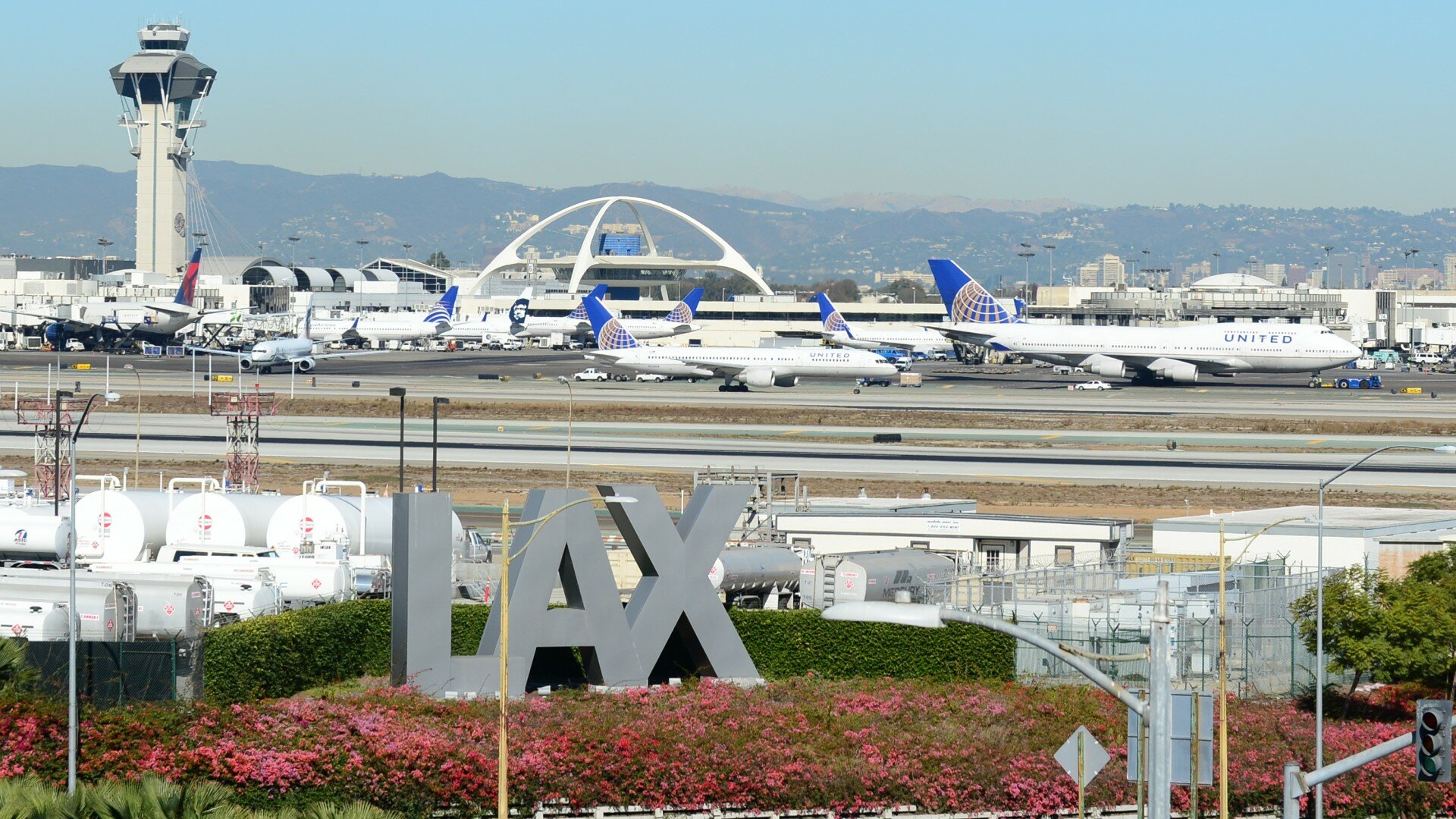 Аэропорт LAX